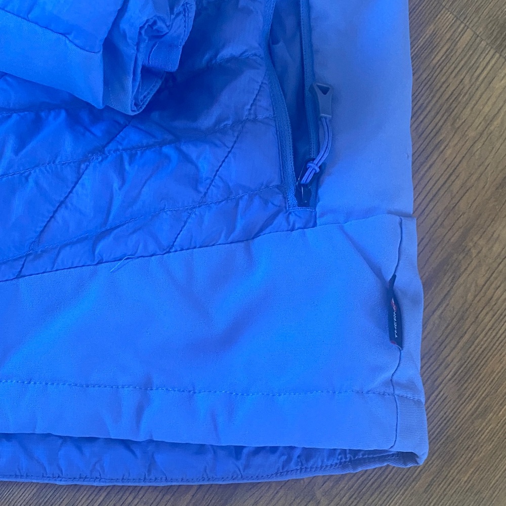 The North Face womens Purple Puffer Jacket - Picture 3 of 5